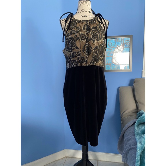Badgley Mischka Dresses & Skirts - Badgley Mischka Trysta Cocktail Halter 14 NWTS